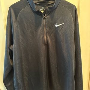 Nike men’s quarter zip pullover
